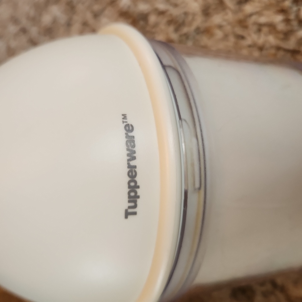 Tupperware Chopper - Picture 3 of 7